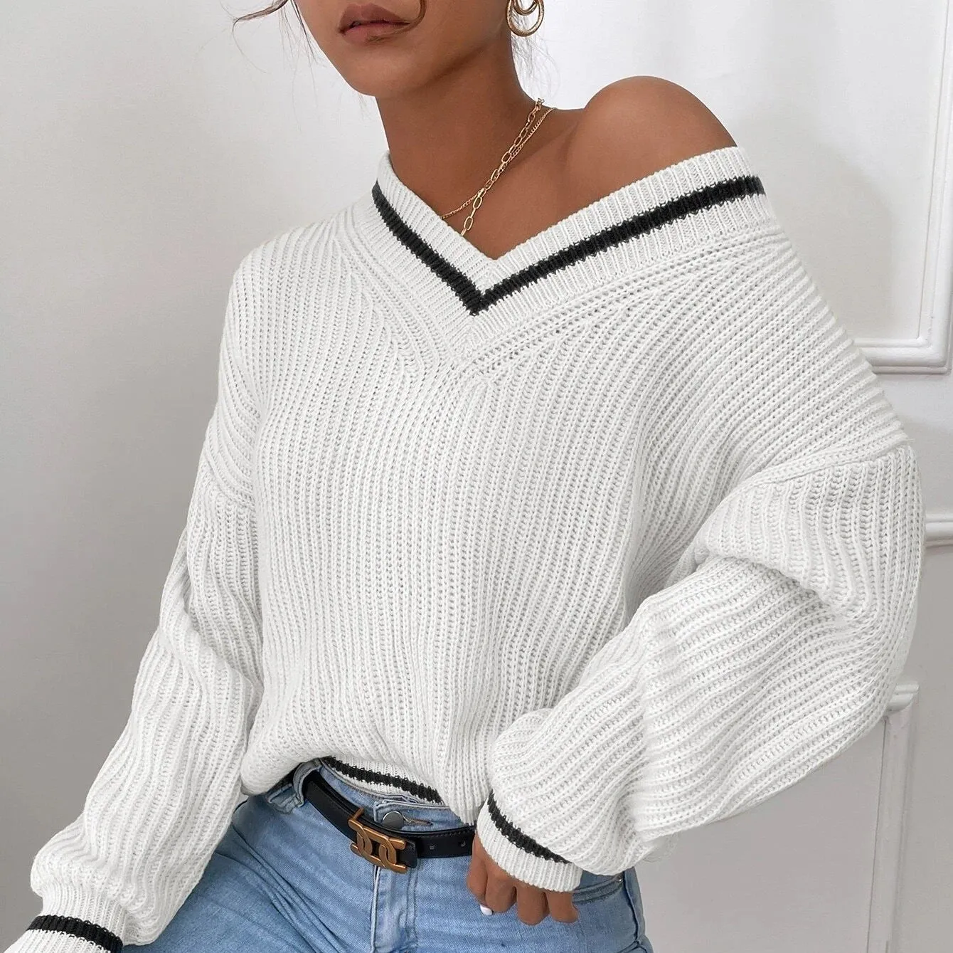 Cozy Winter Cable Knit V-Neck Preppy Sweater