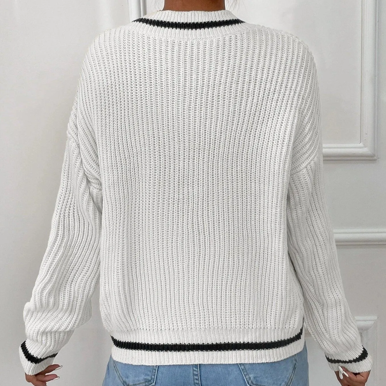 Cozy Winter Cable Knit V-Neck Preppy Sweater