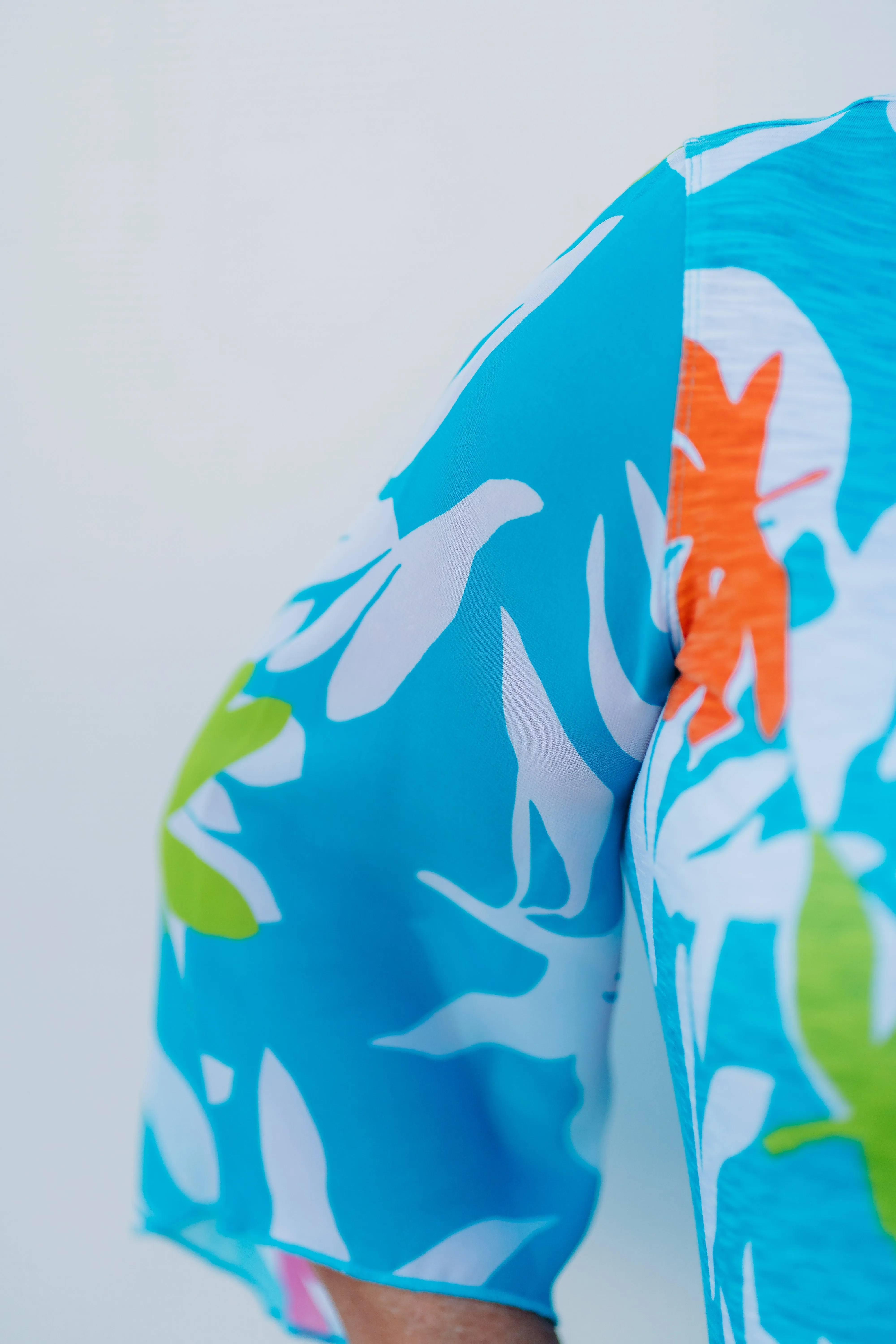 Multiples: (Fiesta) 3/4 Sleeve Scoop Print Pebble Top in Multi M25205TM