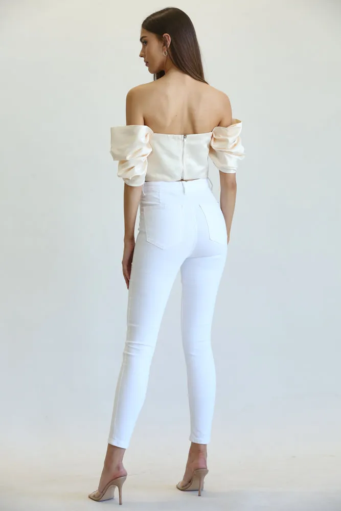 Off the Shoulder Summer Tops – Stylish & Chic for Every Occasion