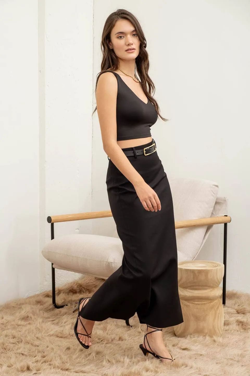 REVERSIBLE V NECK CROP TOP BLACK