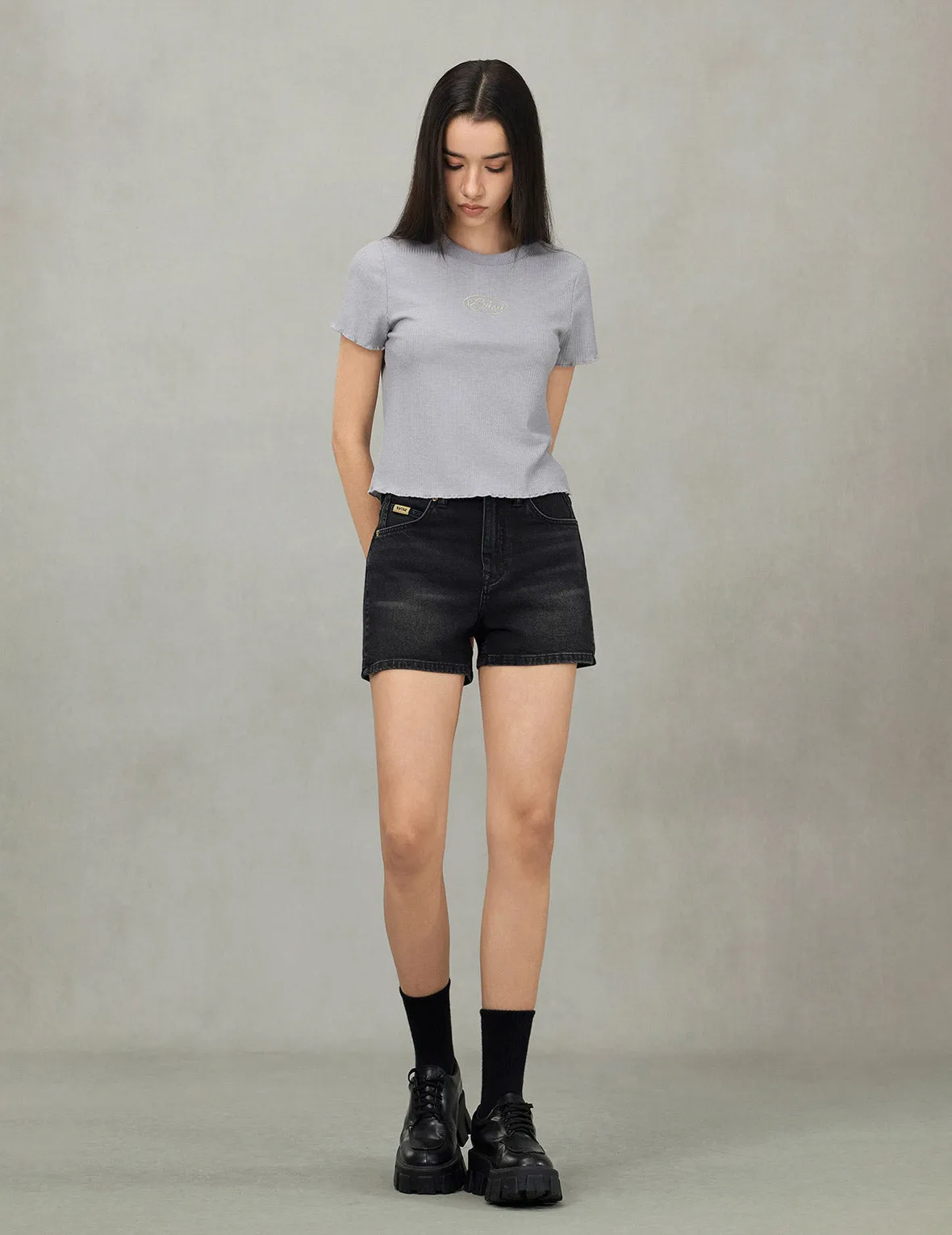 Rope Twist Logo Embroidery Fashion Fit T-shirt