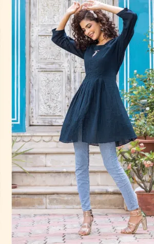 Short schifli kurti tops
