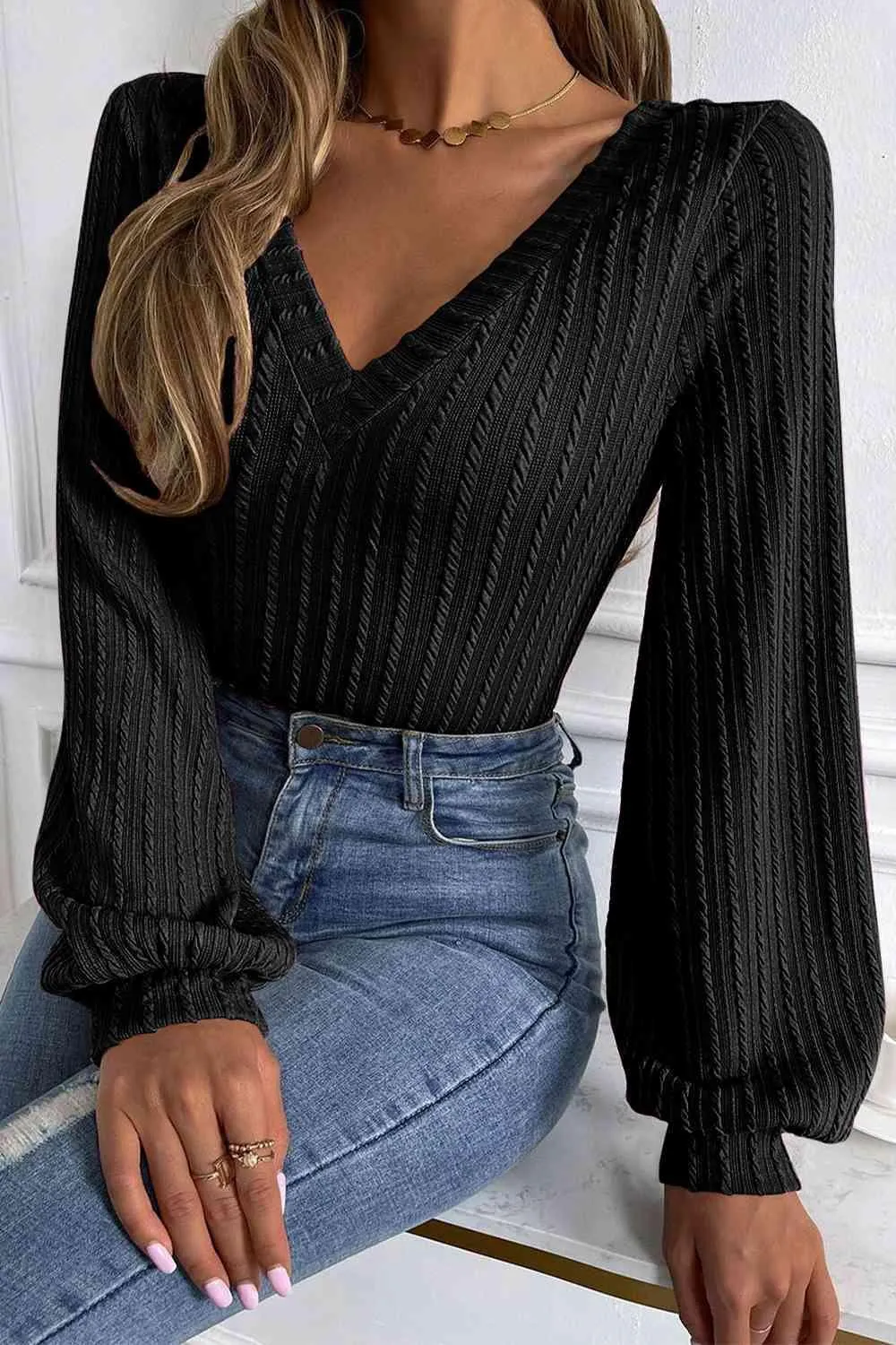 Sophisticated V-Neck Knit Lantern Sleeve Sweater
