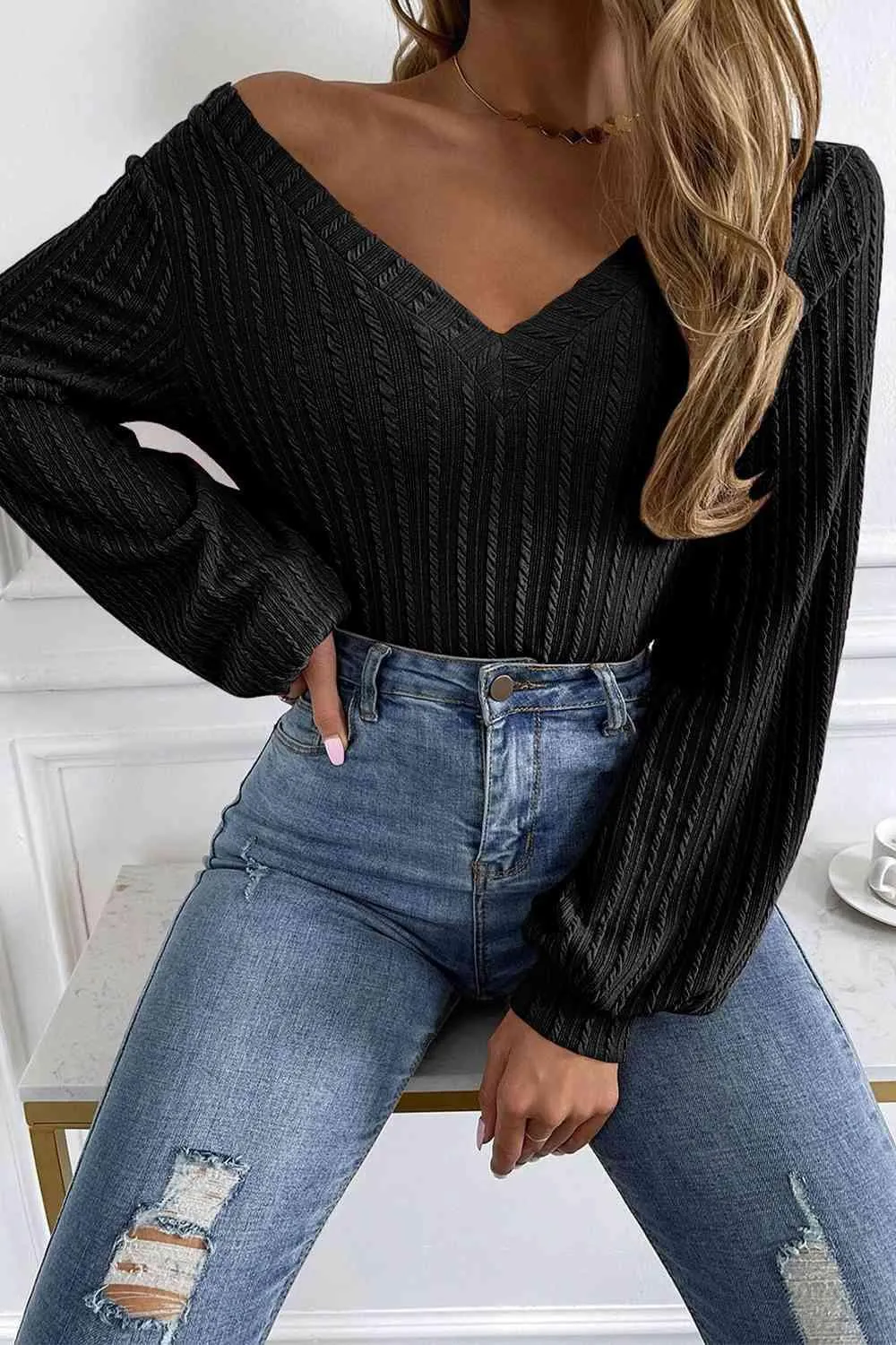 Sophisticated V-Neck Knit Lantern Sleeve Sweater