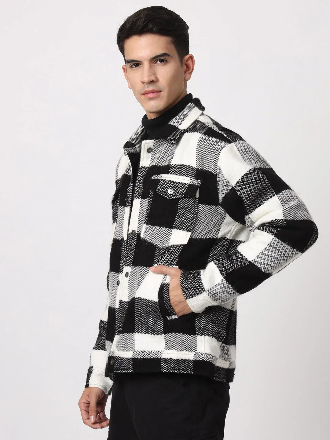 WHITE AND BLACK DROP SHOULDER SHACKET